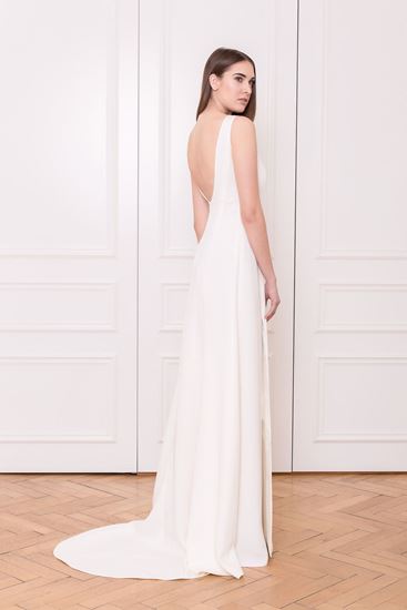Picture of Backless wedding dress with train