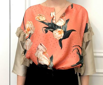 Picture of Silk blouse with flower print